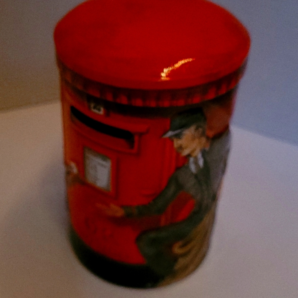 Churchill Heritage of England post box (Money Bank)